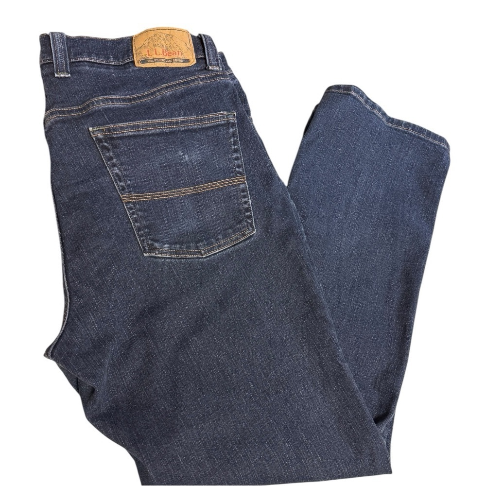 L.L Bean Standard Fit Dark Wash Blue Jeans 36x29 EUC